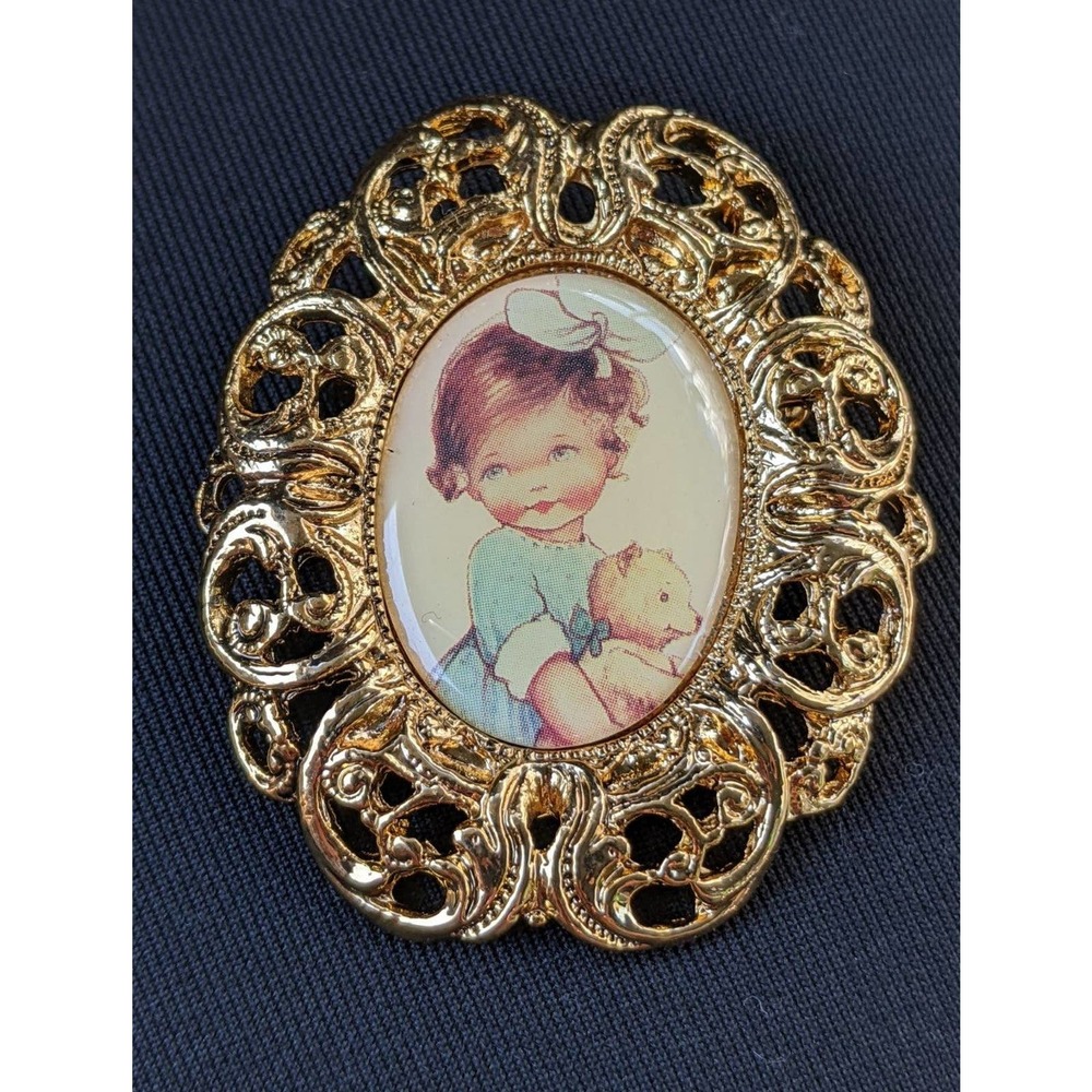 1994 vintage Charter Member 5 Year Anniv Pin 1994 Lucie Attwell Brooch